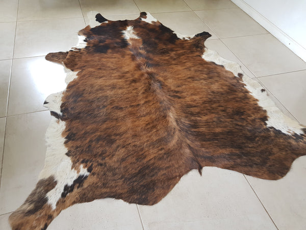 LARGE BRINDLE GORGEOUS Cowhide Rug Peau de Vache. Piel de Vaca