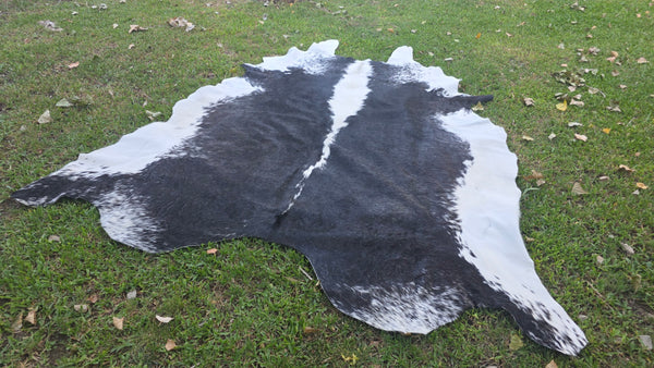 XL BLACK  Cowhide Rug Peau de Vache. Tapis gris