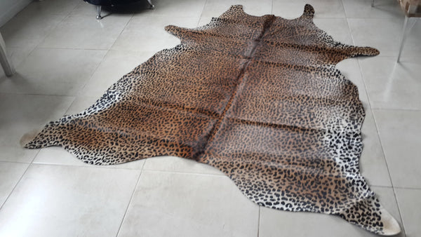 Cowhide Rug LEOPARD PRINT !. Unique! XL! a434 6.7 x 6.4 ft Peau de léopard. Piel de Vaca