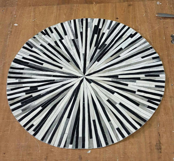 Cowhide Round Patchwork Rug. 6' (1.8M) Diameter