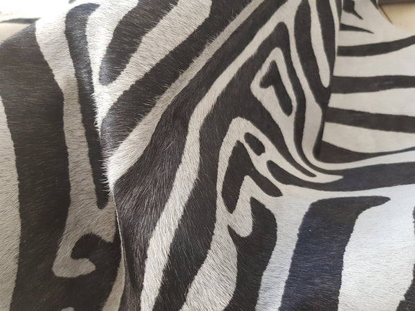 Cowhide Rug ZEBRA BLACK WHITE Unique!   Peau de Zebre  Piel de Vaca Impresa Cebra