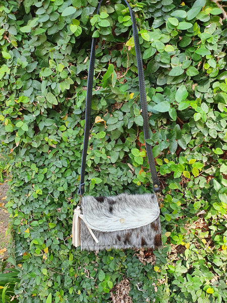 4 X  SHOULDER BAGS SET Cowhide Purse Unique Piece Cow Hide Handbag. Leather Bag Sac en peau de vache