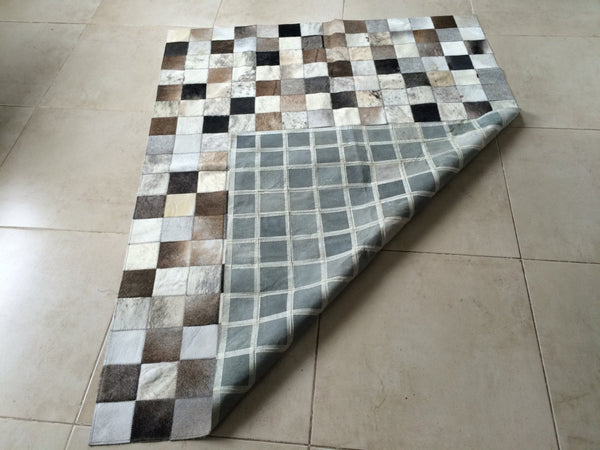 Cowhide Patchwork Rug.  GRAYS/BROWNS!! Amazing Design! 4.6 x 6 ft! 4 "Squares. A236